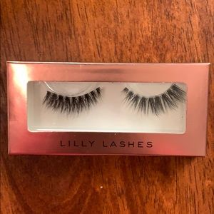 Lilly Lashes in GAIA